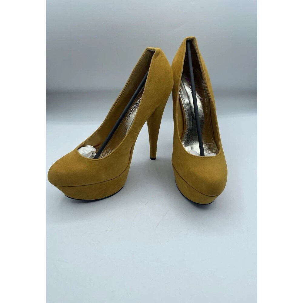 JUST FAB Shayla Mustard Yellow Faux Suede Platform Pumps 5.75” Heels Size 9 NIB